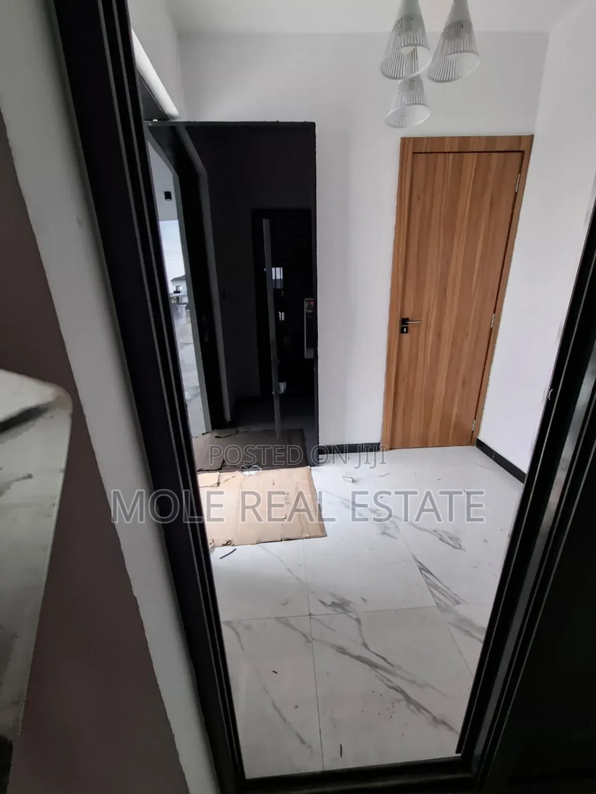 Furnished 5bdrm Duplex in Chevron for sale