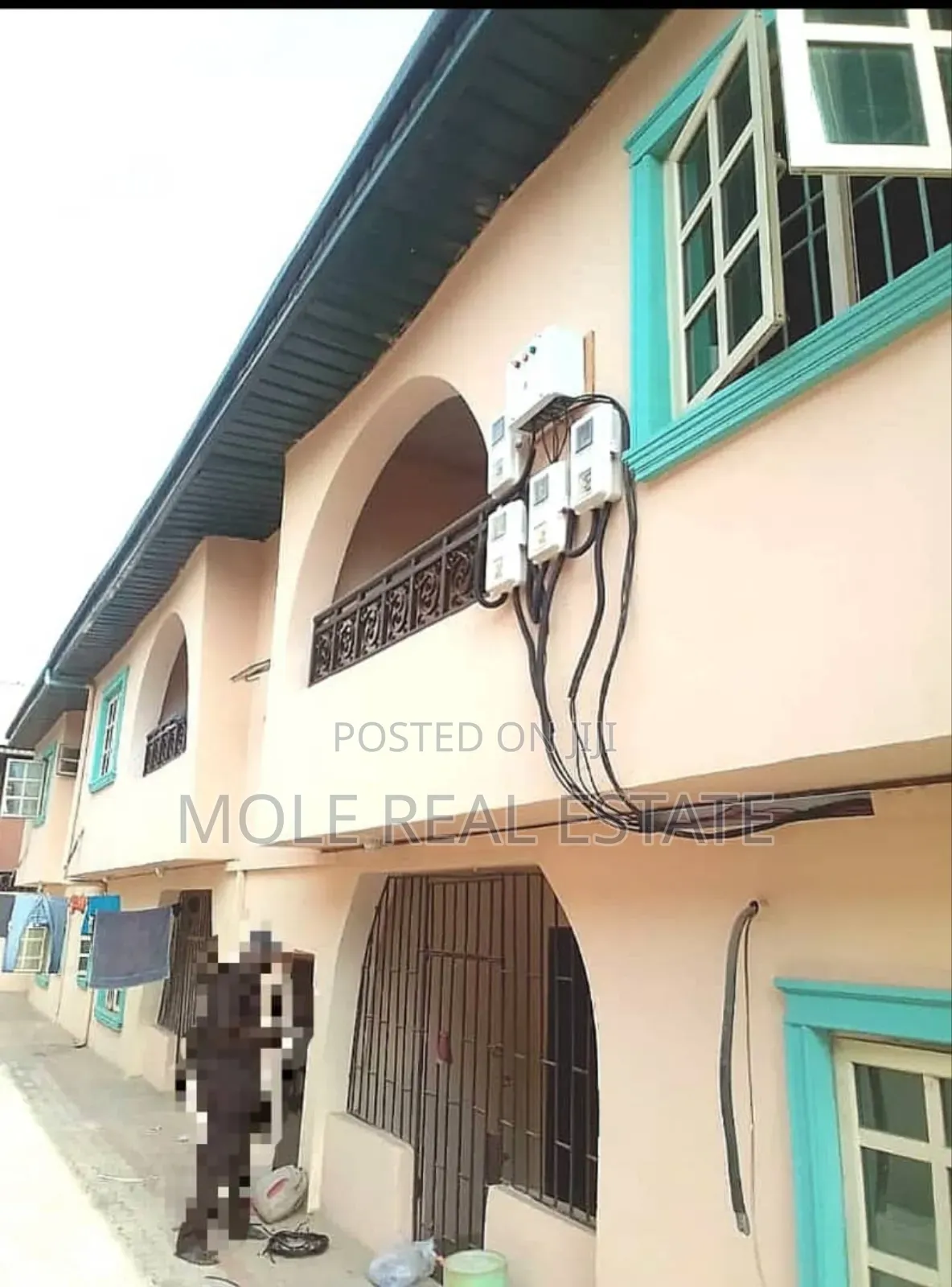4,400sqm Fenced Onipan B/S Ikorodu Rd 3 No2 Stoey Structure
