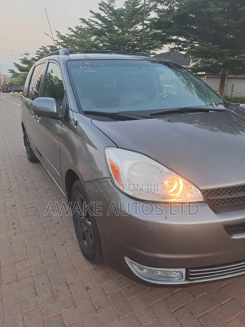 Toyota Sienna LE AWD 2005 Gray