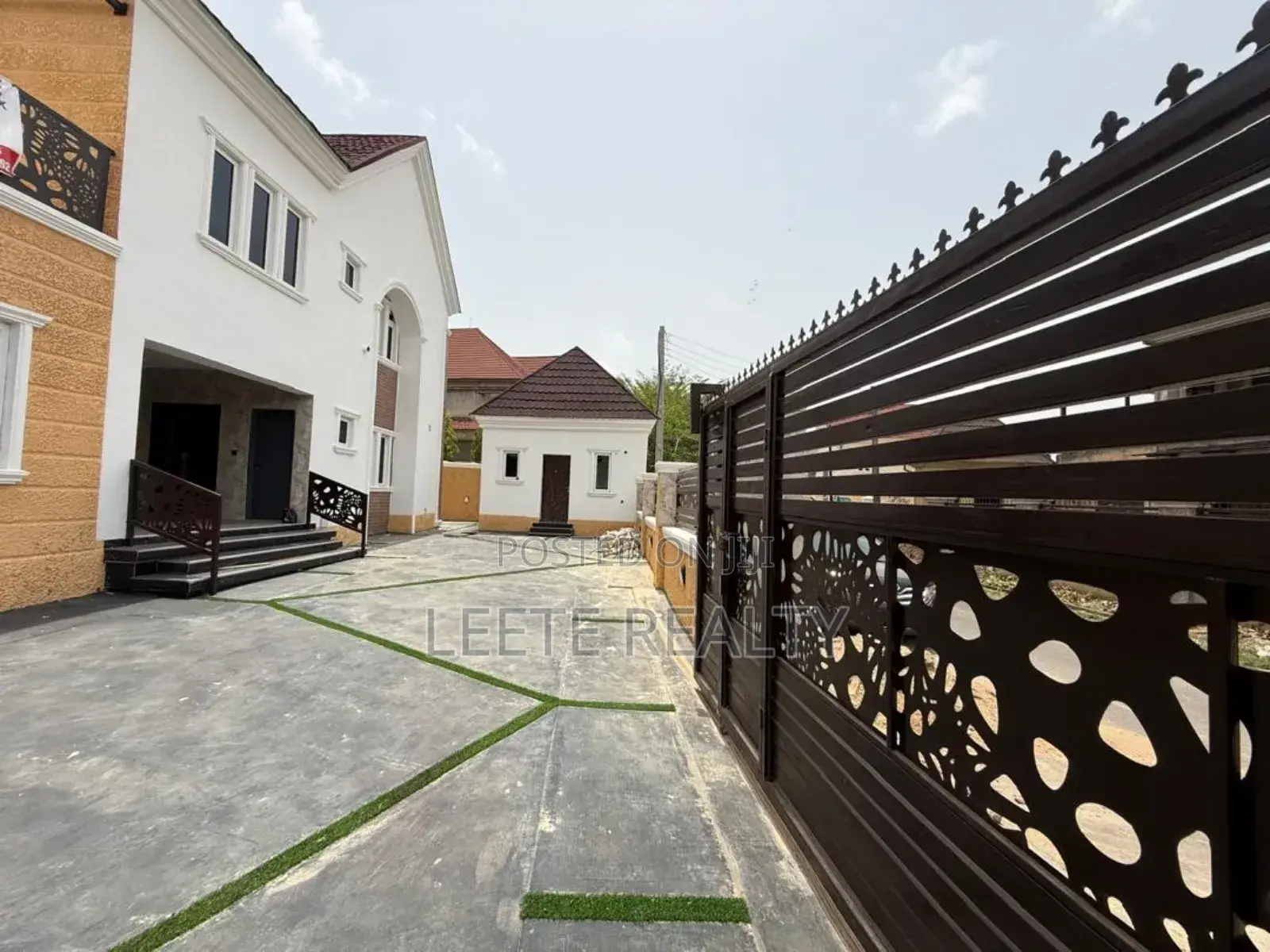 4bdrm Duplex in Lokogoma for sale
