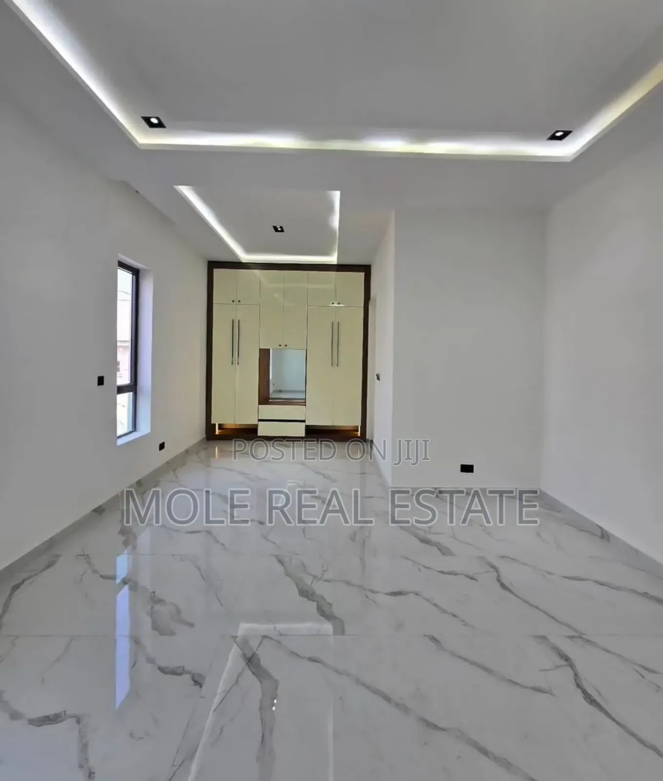 Furnished 5bdrm Duplex in Leki Phase 1 for sale