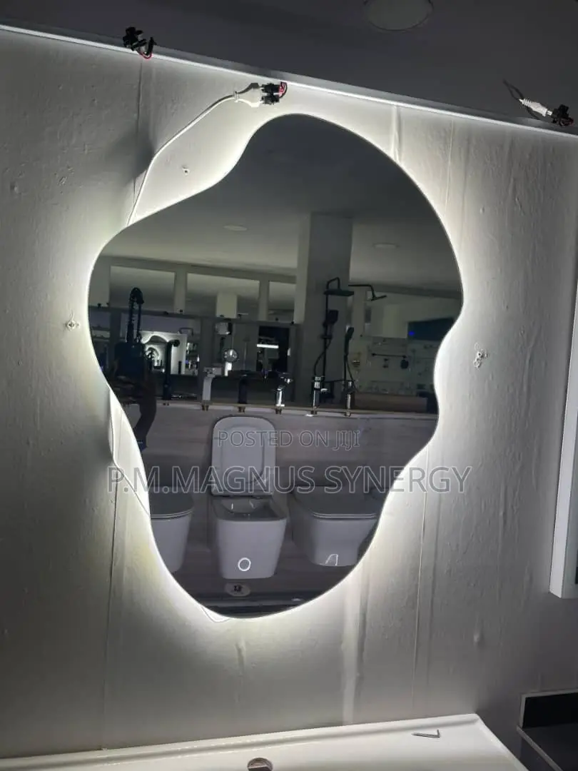 England Standard 3light Mirror.