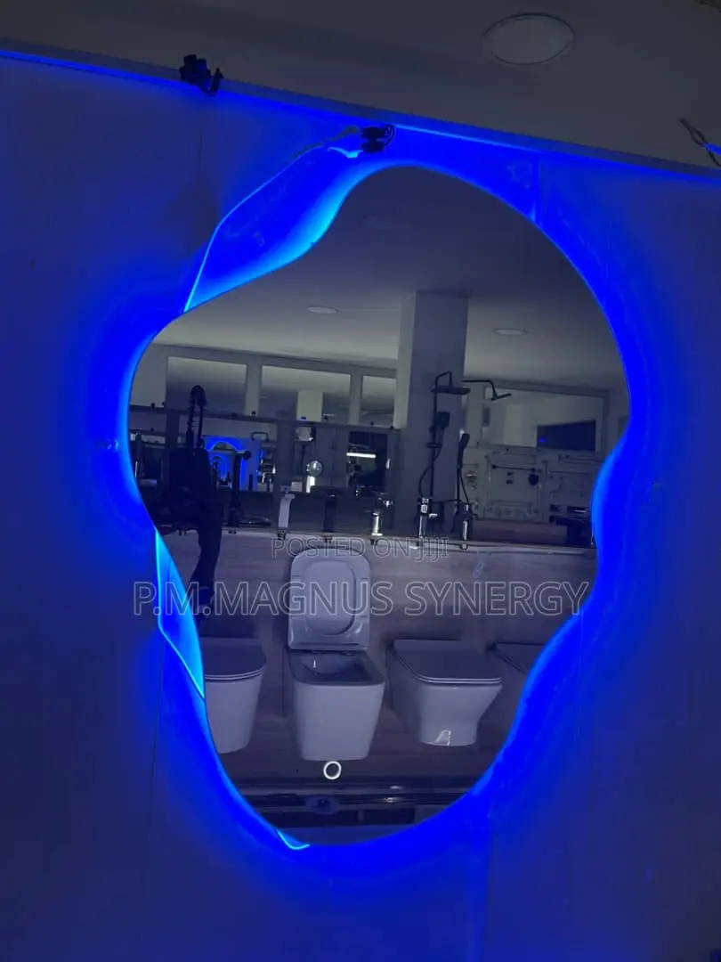 England Standard 3light Mirror.