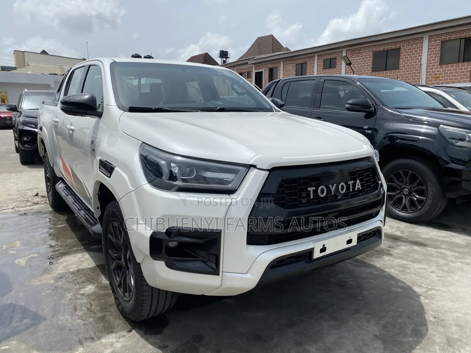 New Toyota Hilux 2023 White