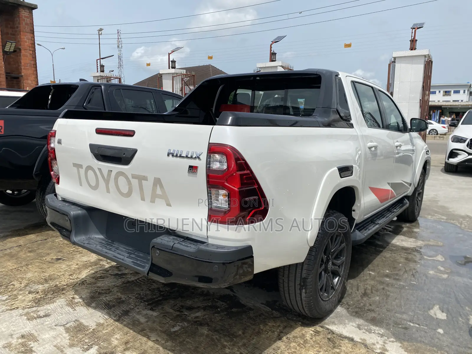New Toyota Hilux 2023 White
