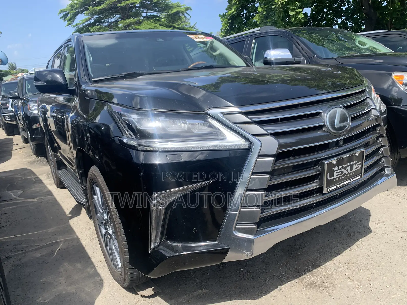Lexus LX 570 (5 seats) AWD 2018 Black