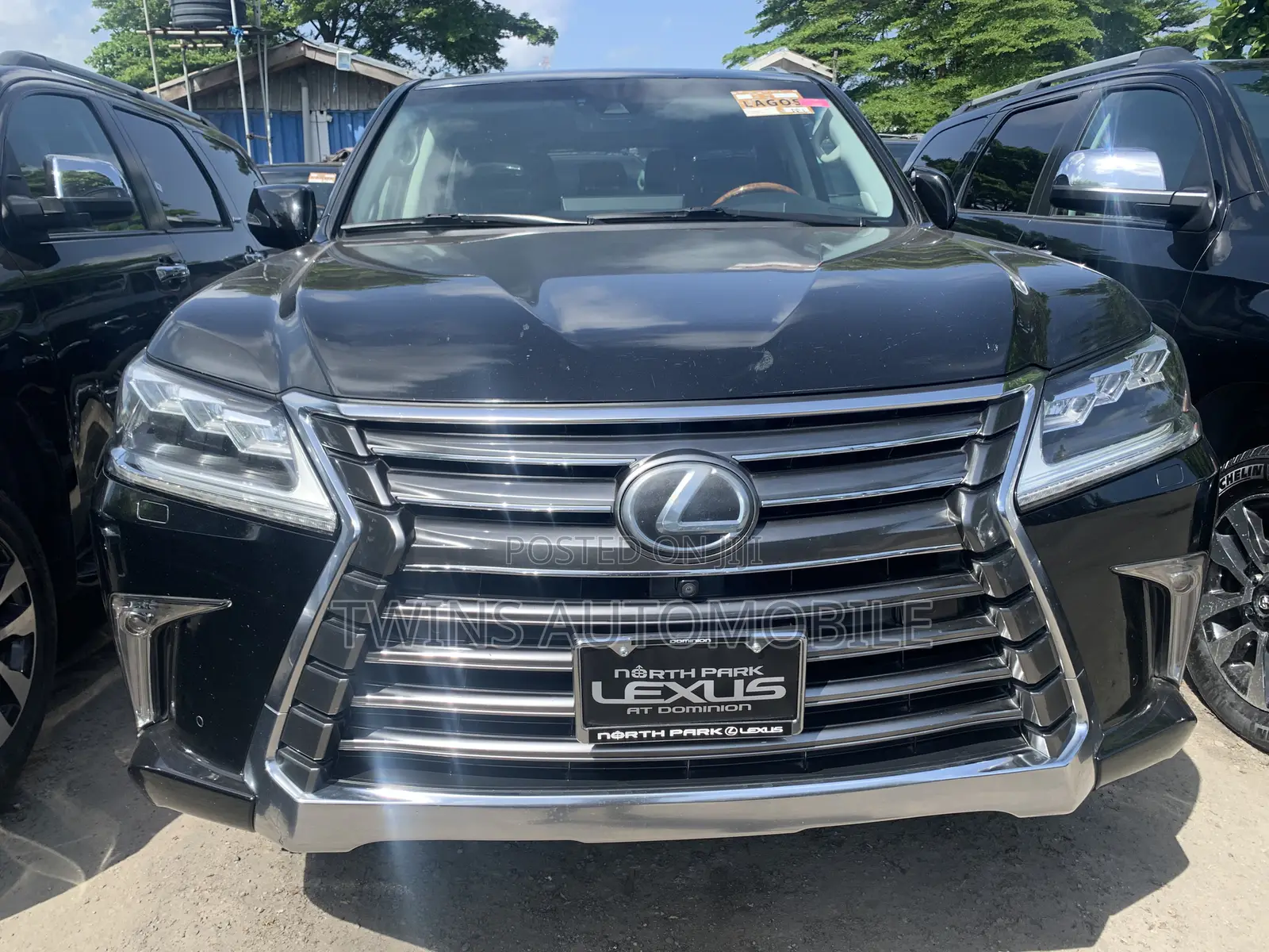 Lexus LX 570 (5 seats) AWD 2018 Black