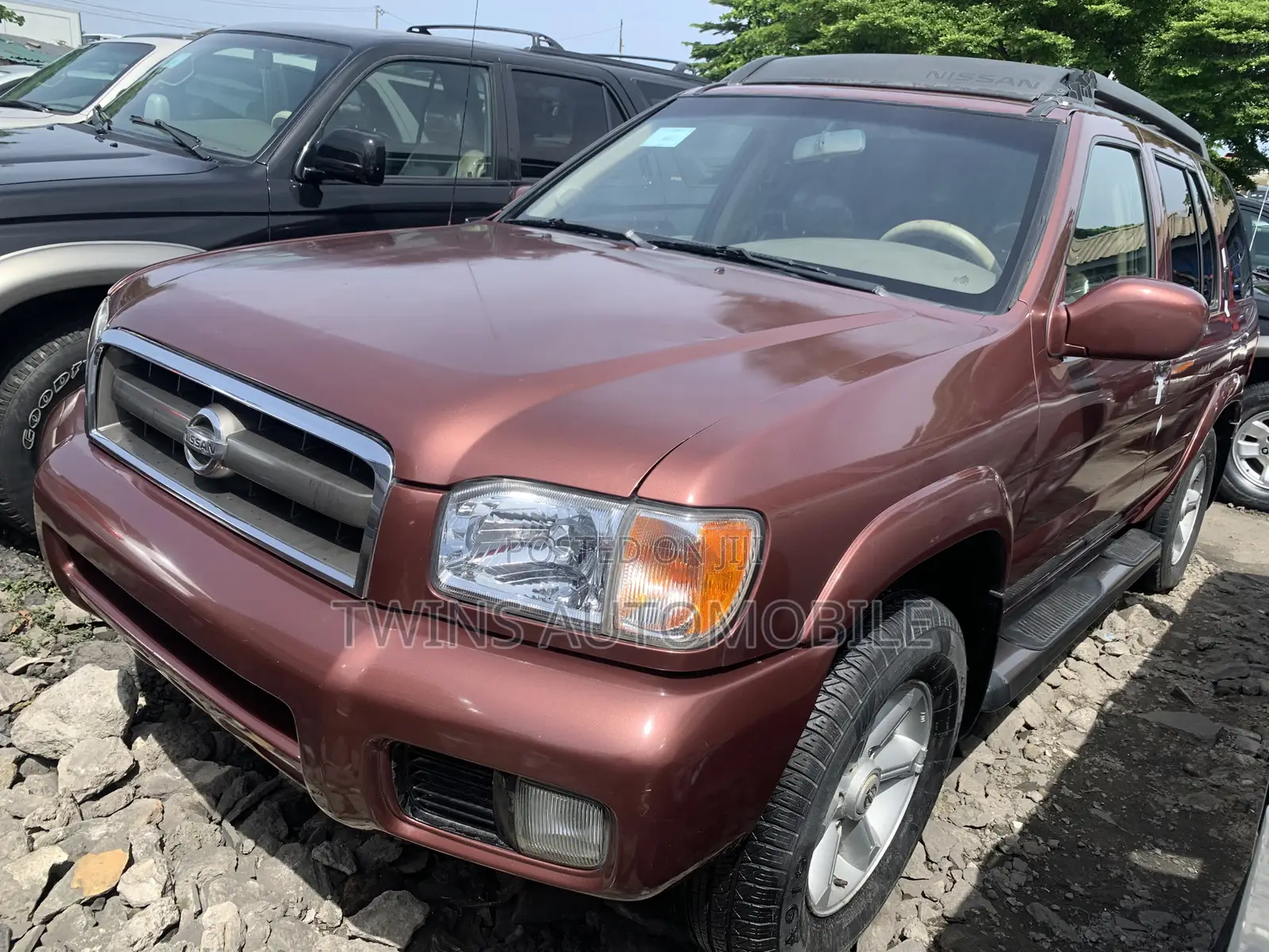 Nissan Pathfinder SE 4x4 2004 Brown