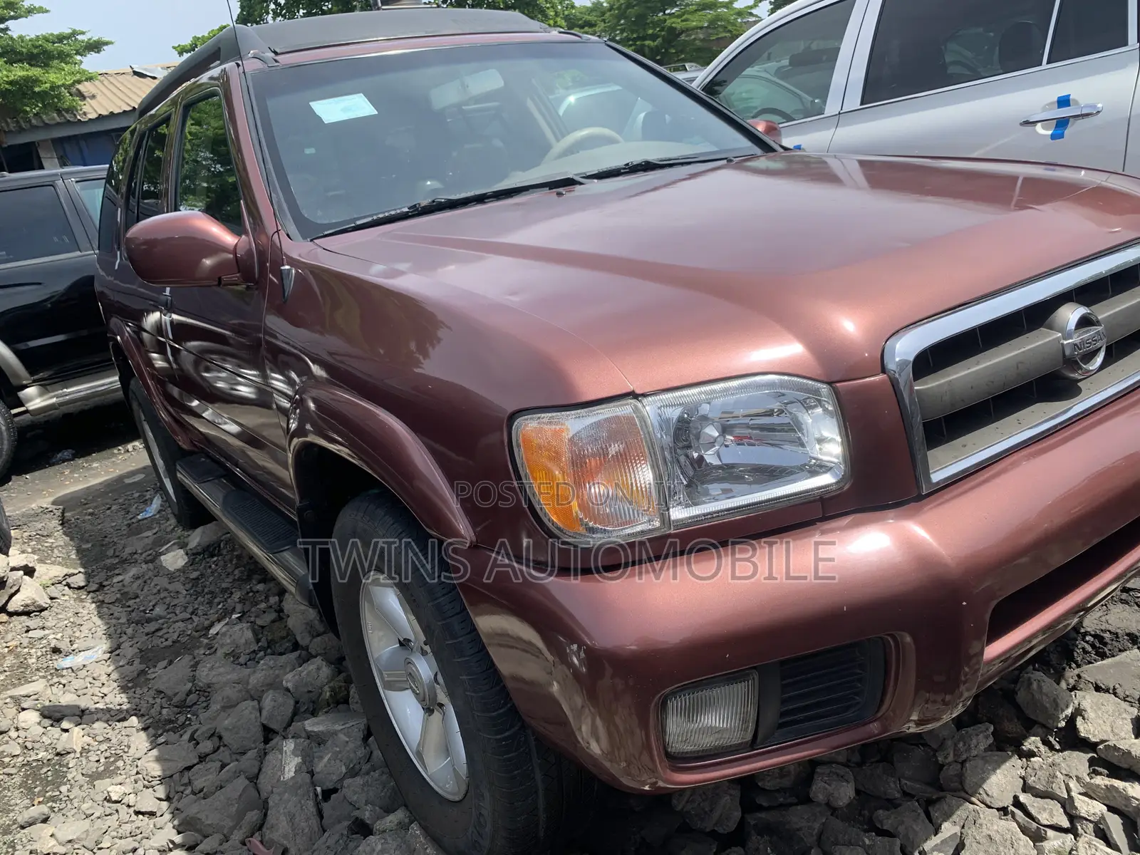 Nissan Pathfinder SE 4x4 2004 Brown