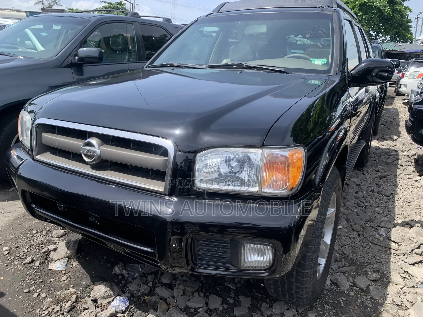 Nissan Pathfinder LE Platinum 4x4 2004 Black