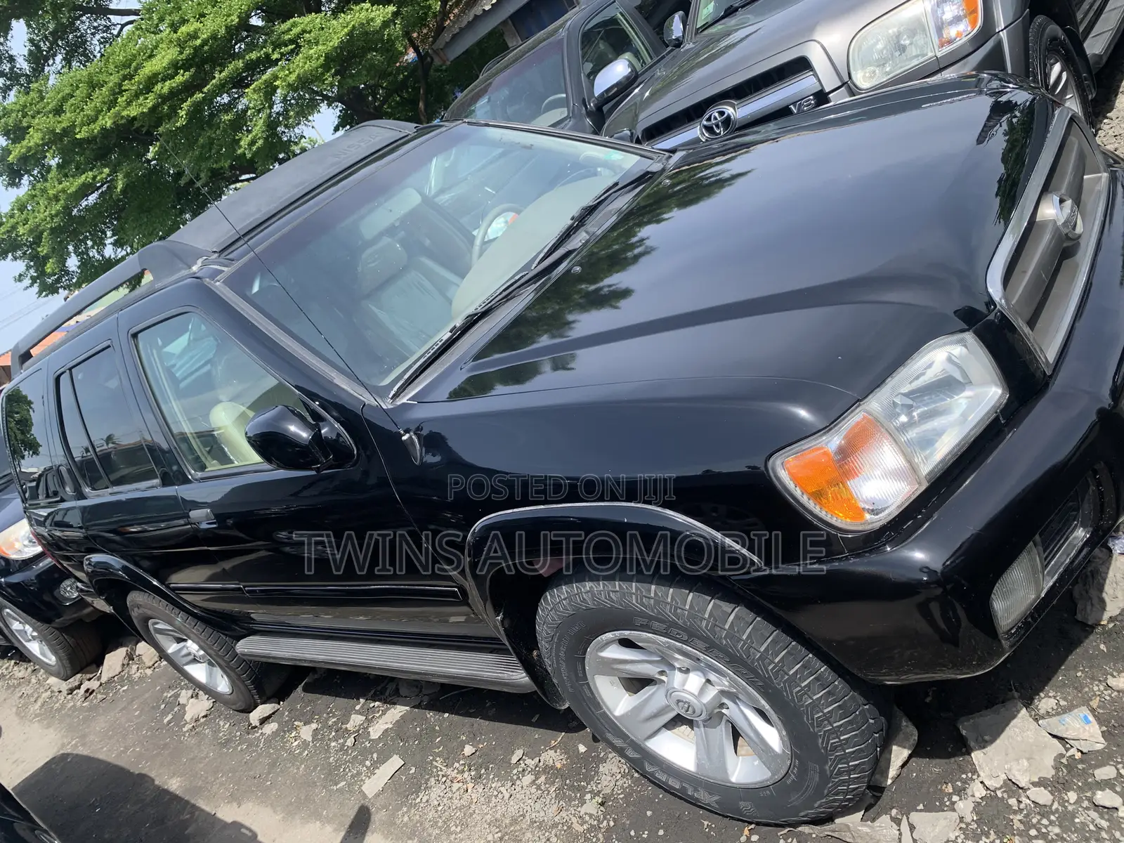 Nissan Pathfinder LE Platinum 4x4 2004 Black
