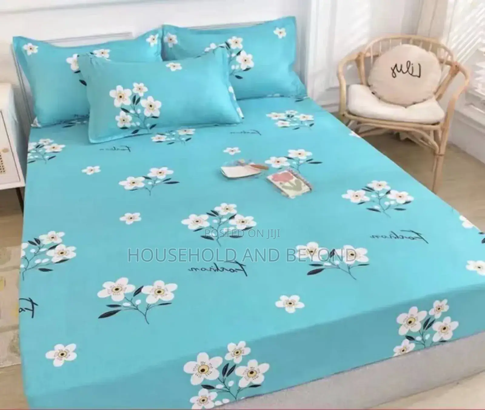 7 × 7 / 6× 6 Waterproof Bed Spread