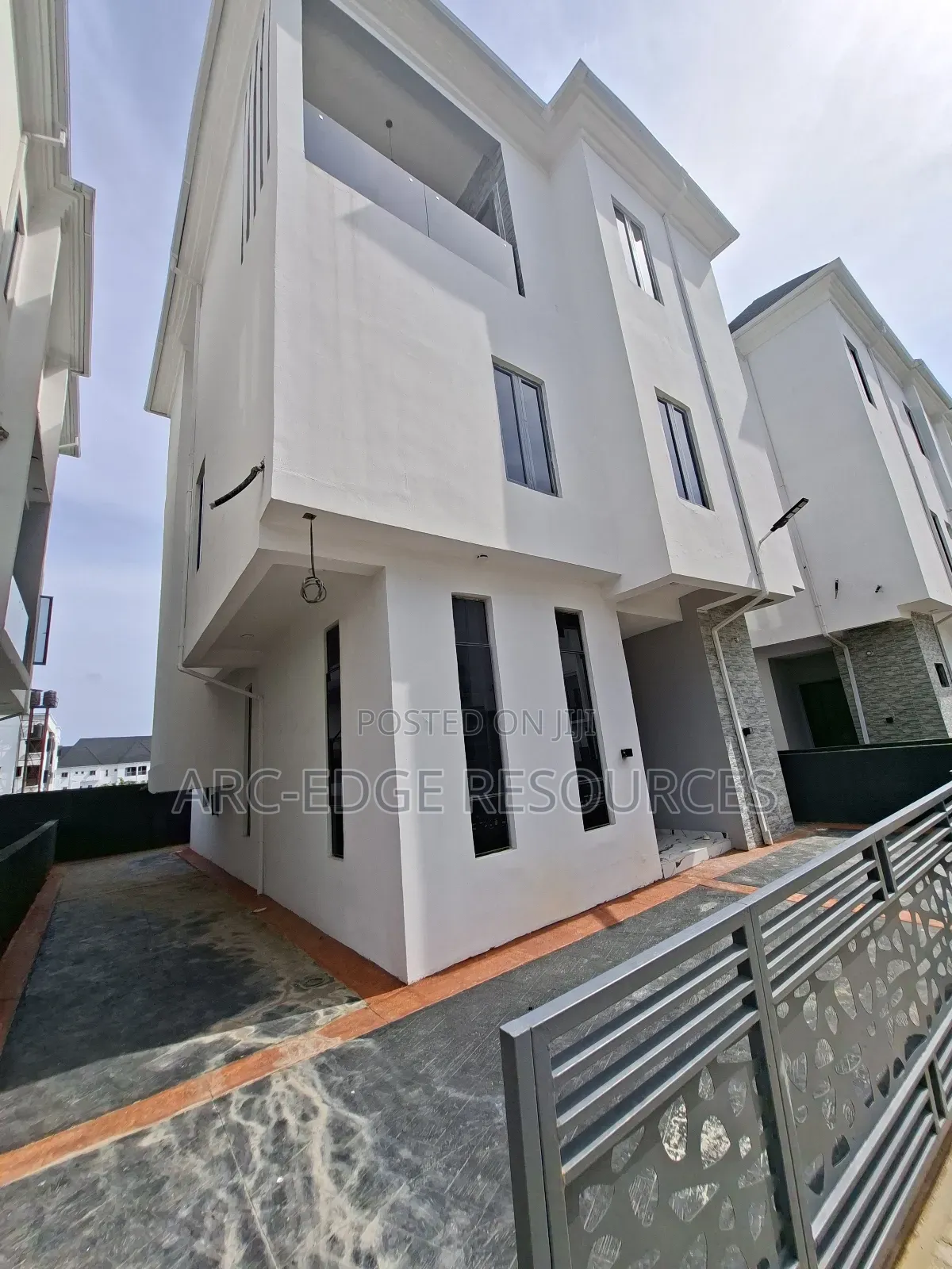 5bdrm Duplex in Ago Palace for sale