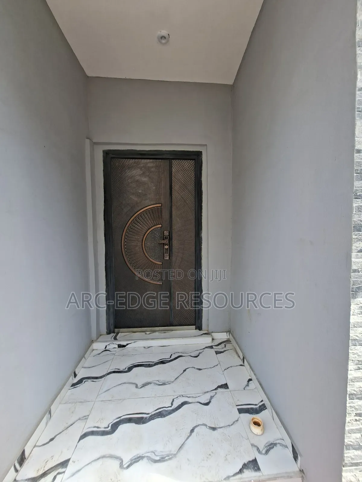 5bdrm Duplex in Ago Palace for sale
