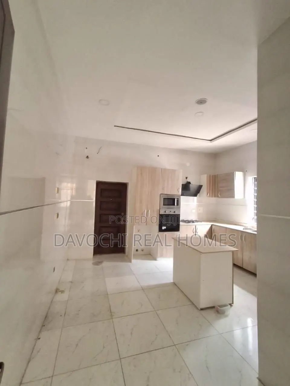 5bdrm Duplex in Blenco, Sangotedo for rent