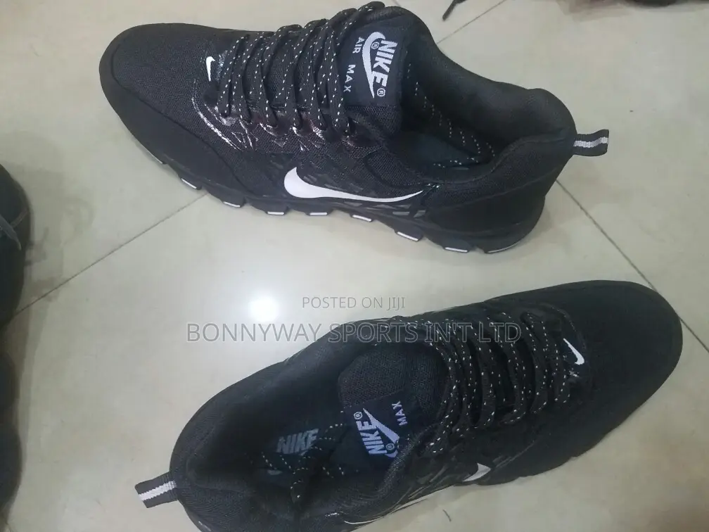 Size 44 Nike Canvas