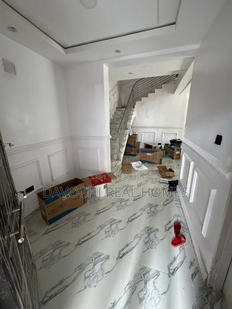 5bdrm Duplex in Ikate for rent