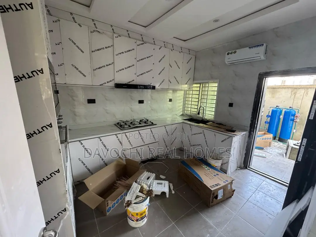 5bdrm Duplex in Ikate for rent