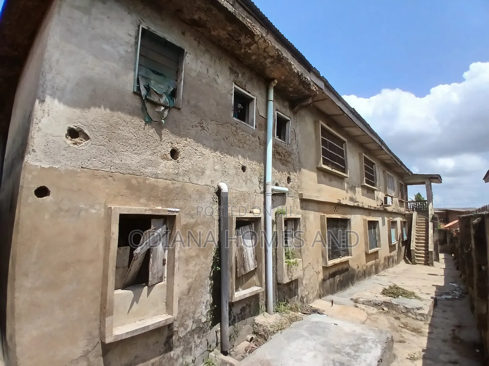 16bdrm Apartment in Bashorun , Ibadan. for sale