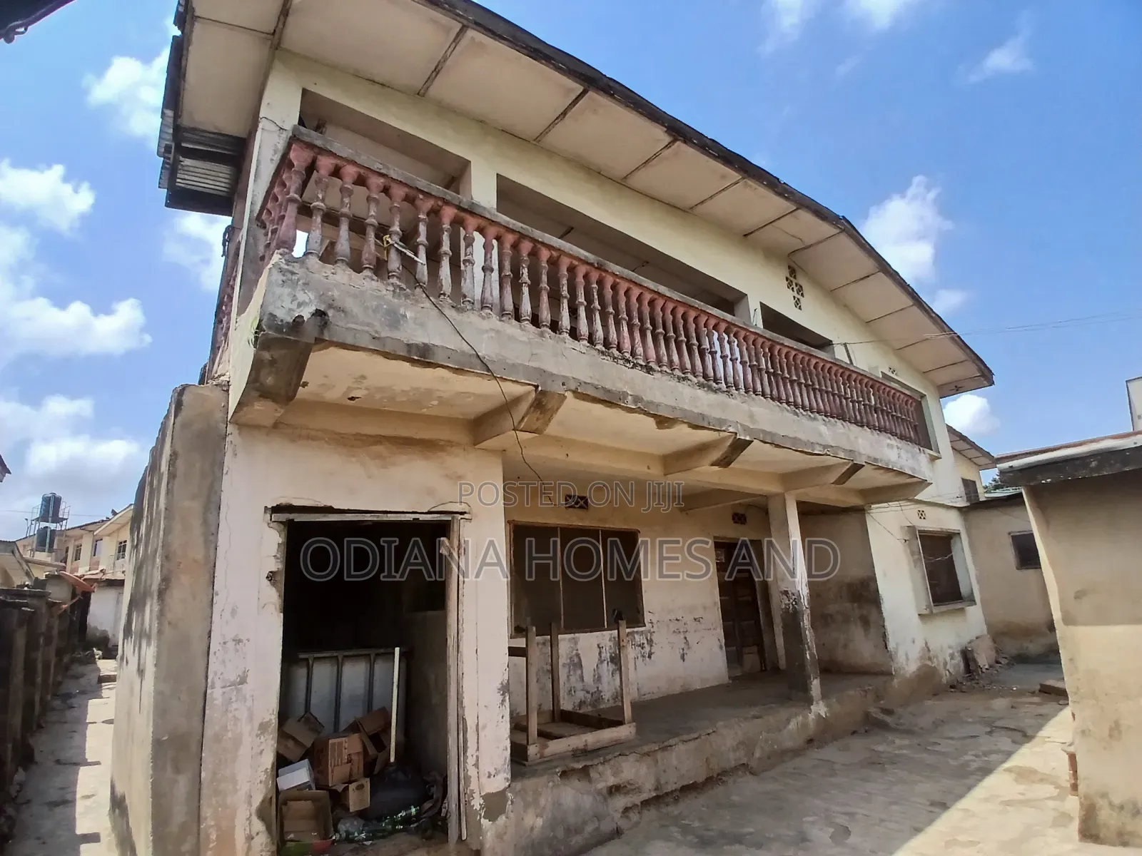 16bdrm Apartment in Bashorun , Ibadan. for sale