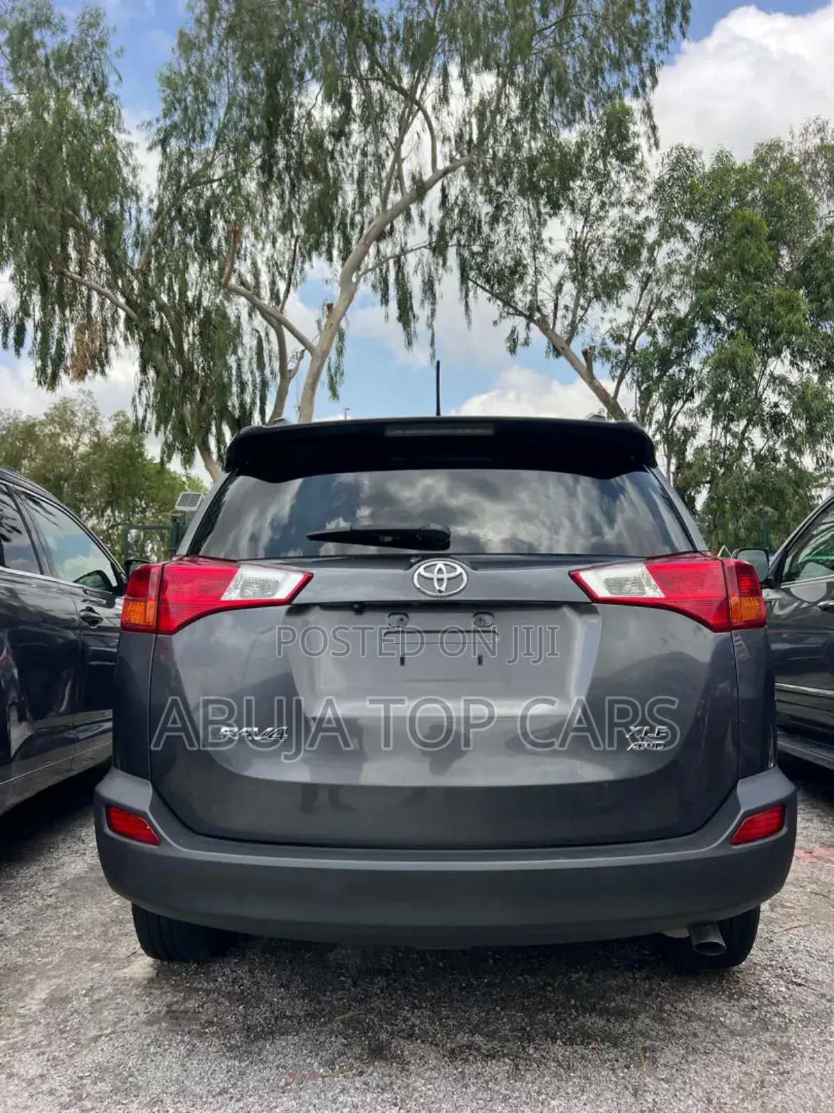 Toyota RAV4 XLE 4dr SUV (2.5L 4cyl 6A) 2015 Gray
