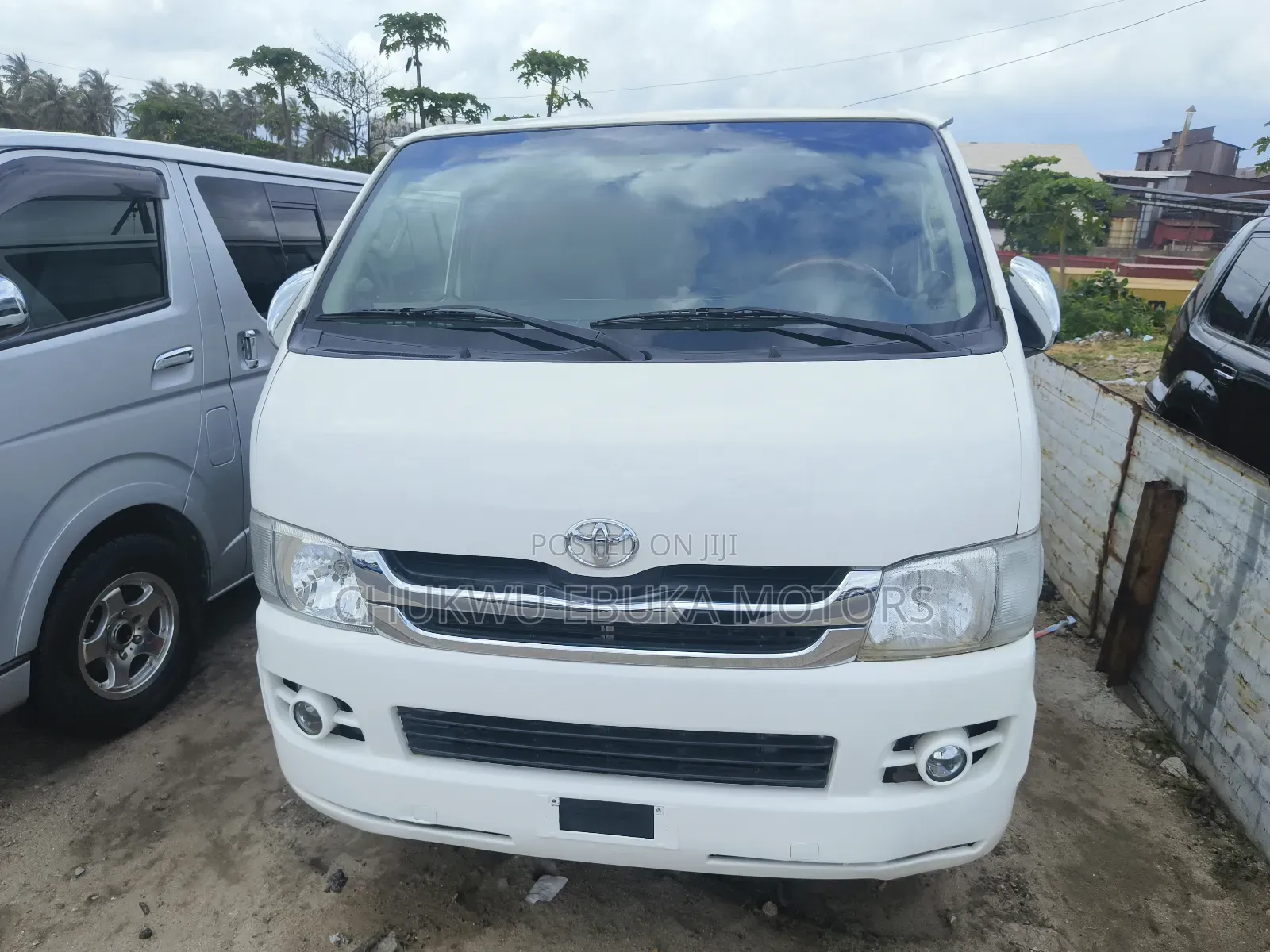 Toyota HiAce 2014 White