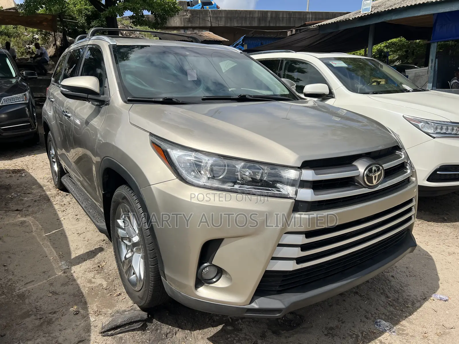 Toyota Highlander Limited Platinum 4dr SUV (3.5L 6cyl 6A) 2015 Gold