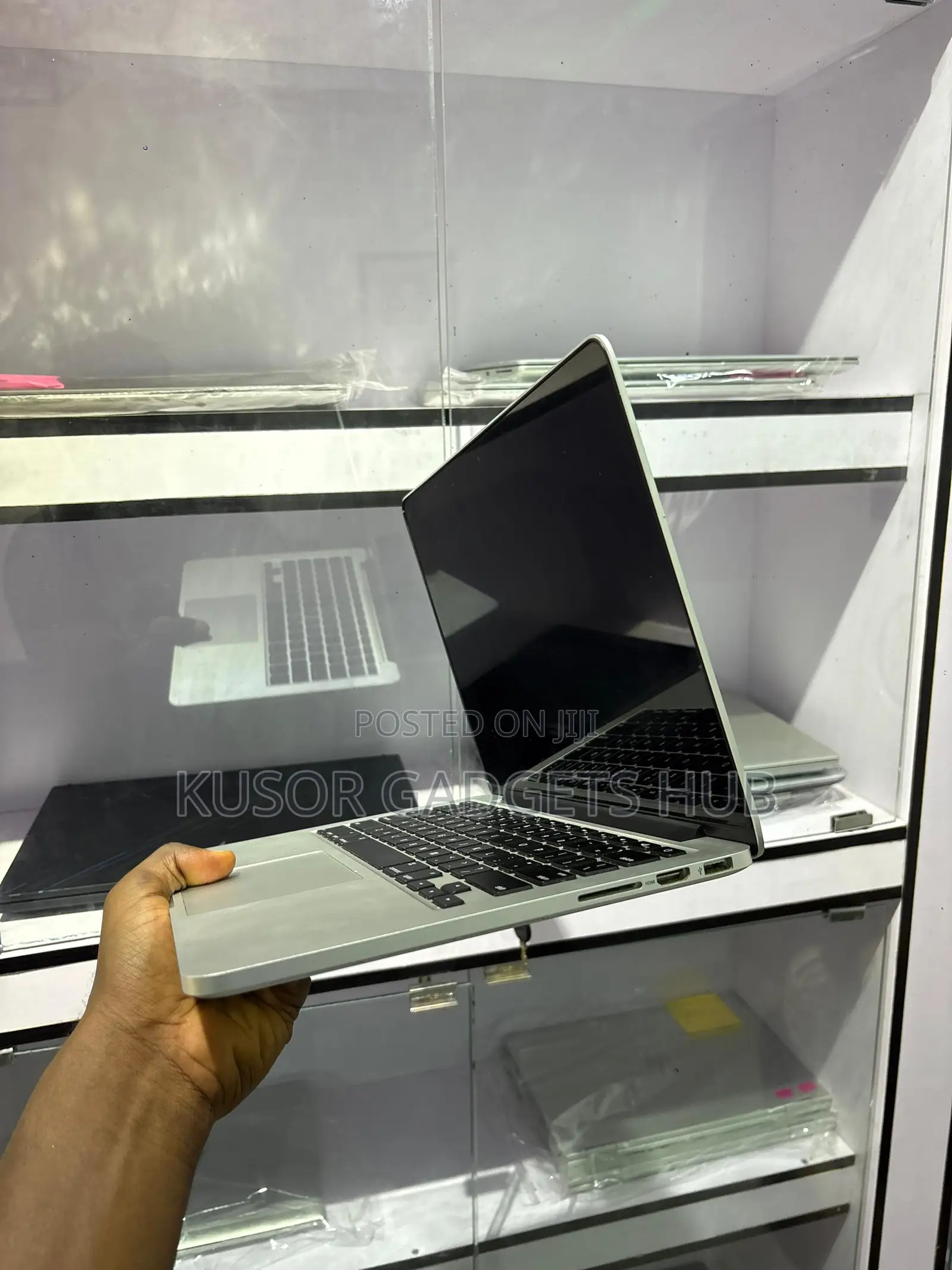 Laptop Apple MacBook Pro 2015 8GB Intel Core I5 SSD 256GB
