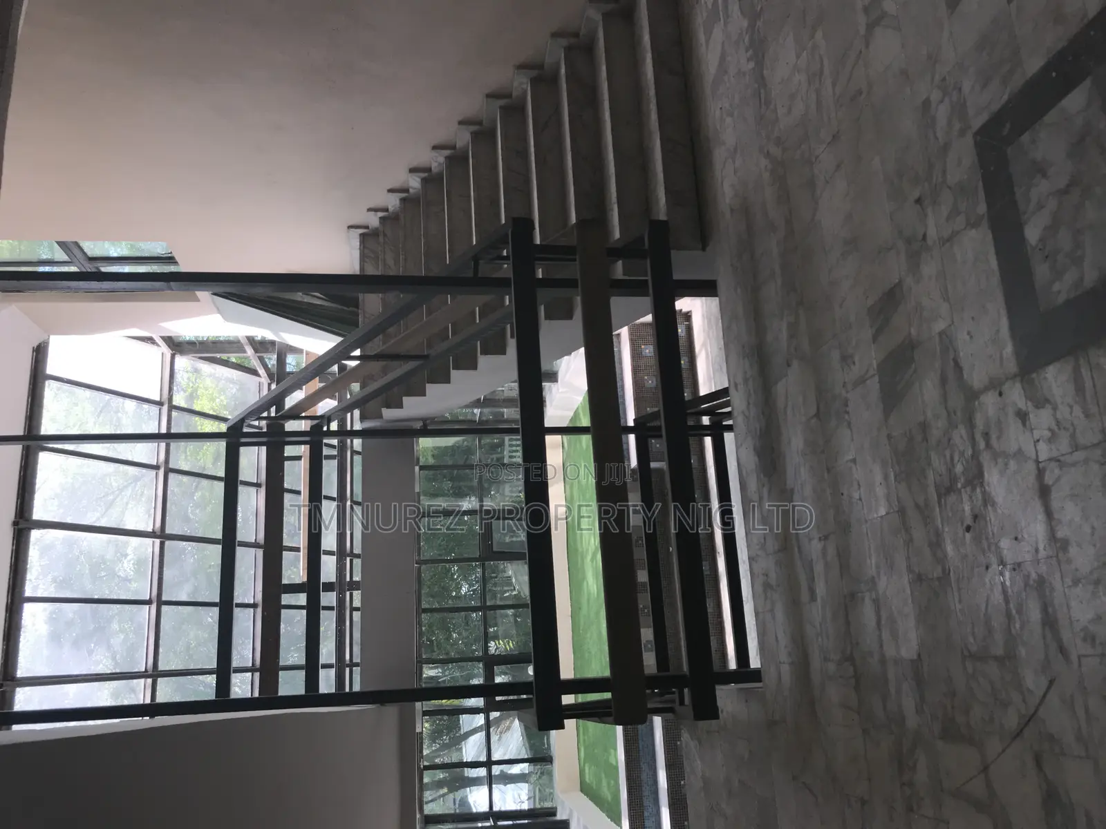 3bdrm Apartment in Chevron for rent