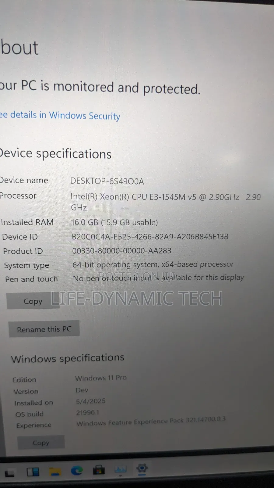 Laptop Dell Precision 7520 16GB Intel Xeon HDD+SSD 128GB
