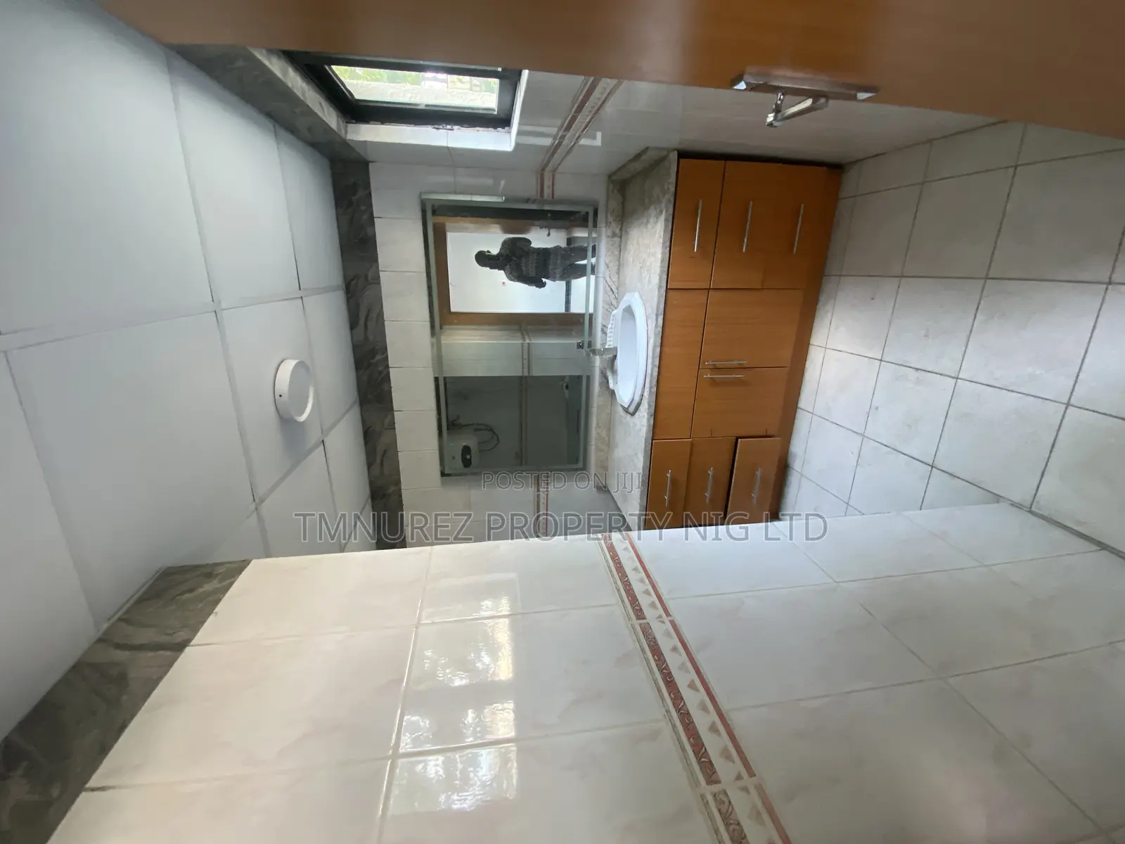3bdrm Apartment in Chevron Extension, Lekki for rent