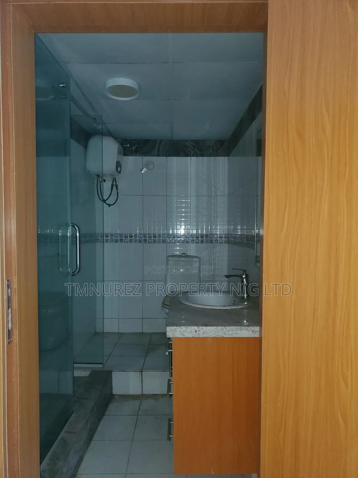 3bdrm Villa in Chevron for rent