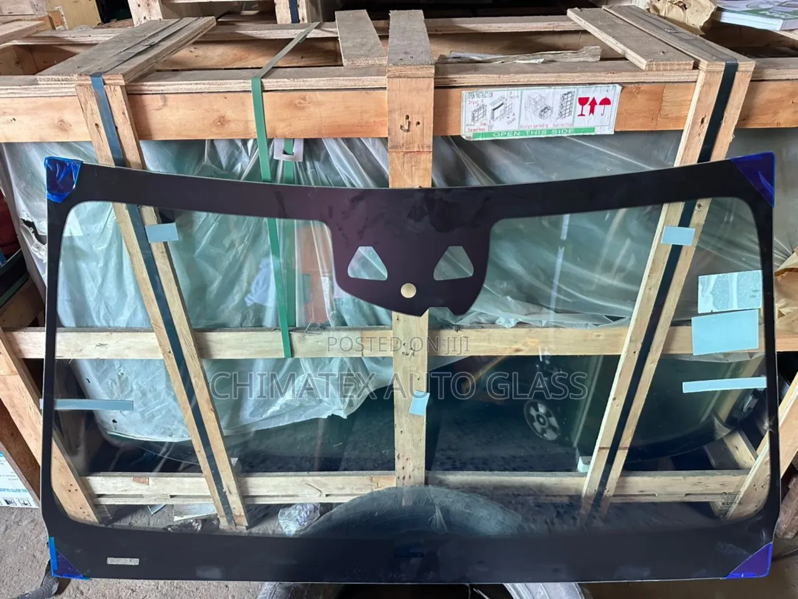C300 2024 W206 Windscreen Glass Delivery Safe Package
