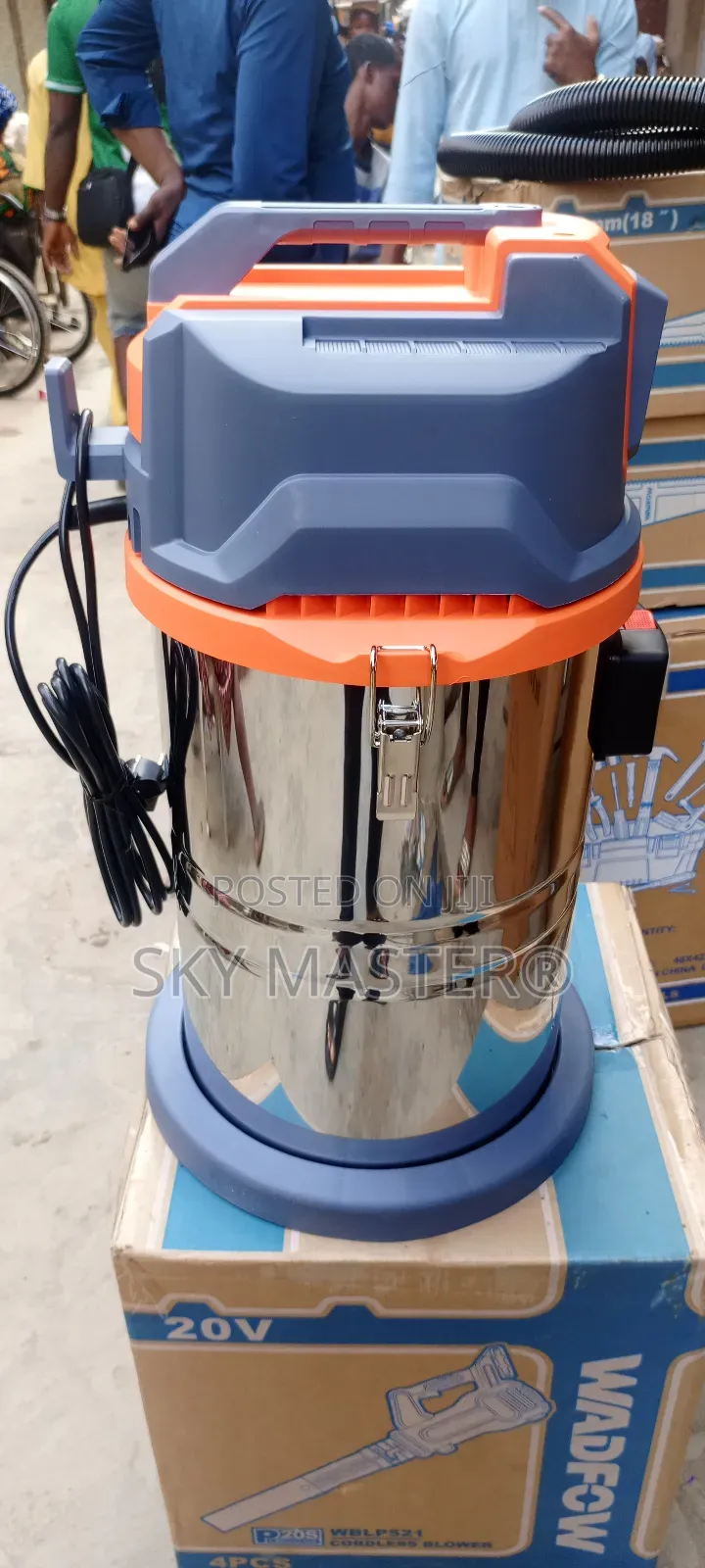 Wet and Dry Vacuum Cleaner
