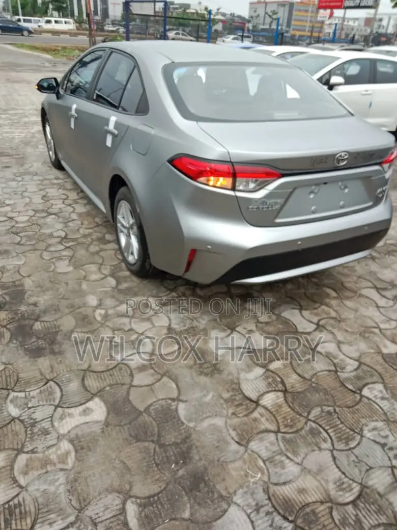 Toyota Corolla LE 2020 Gold