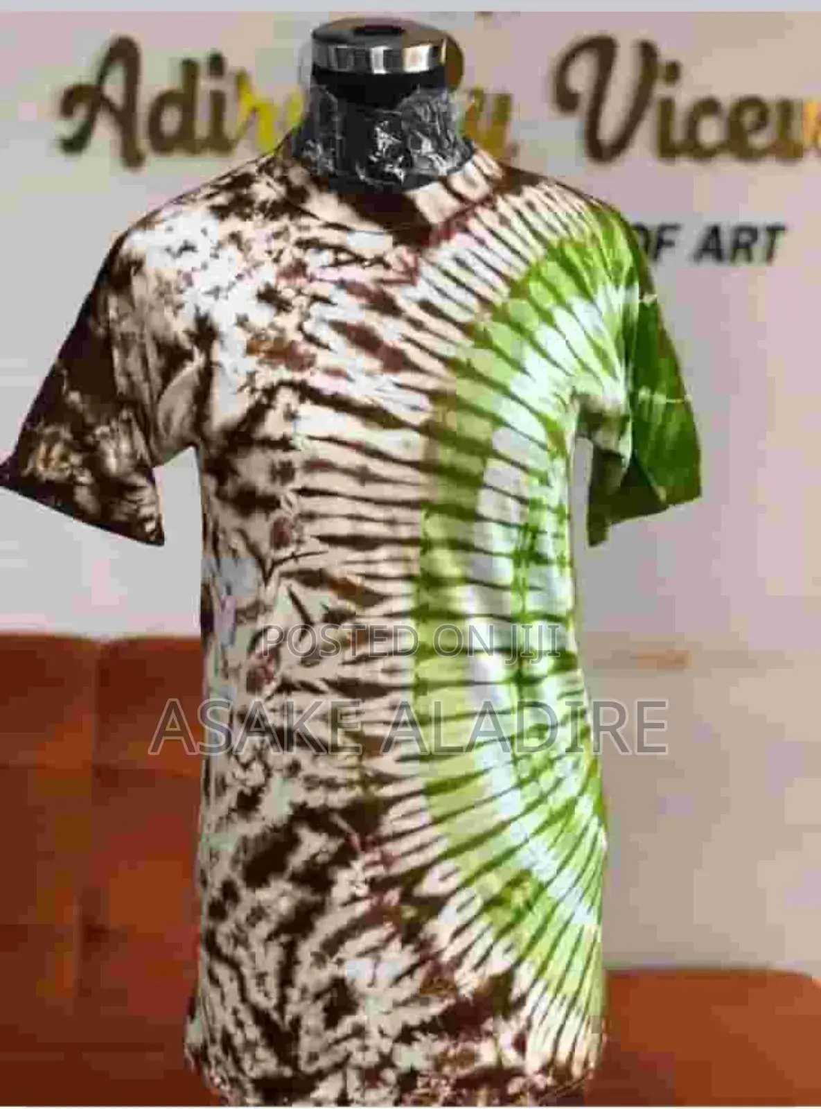 Adire Roundneck