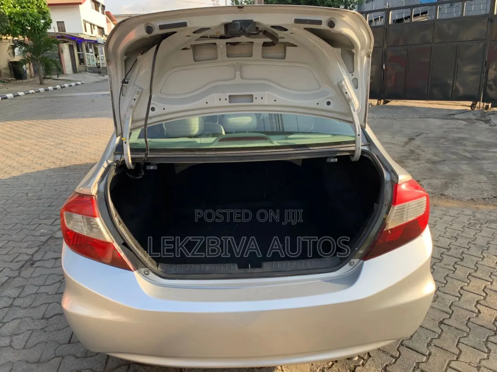 Honda Civic 1.8 5 Door Automatic 2012 Silver