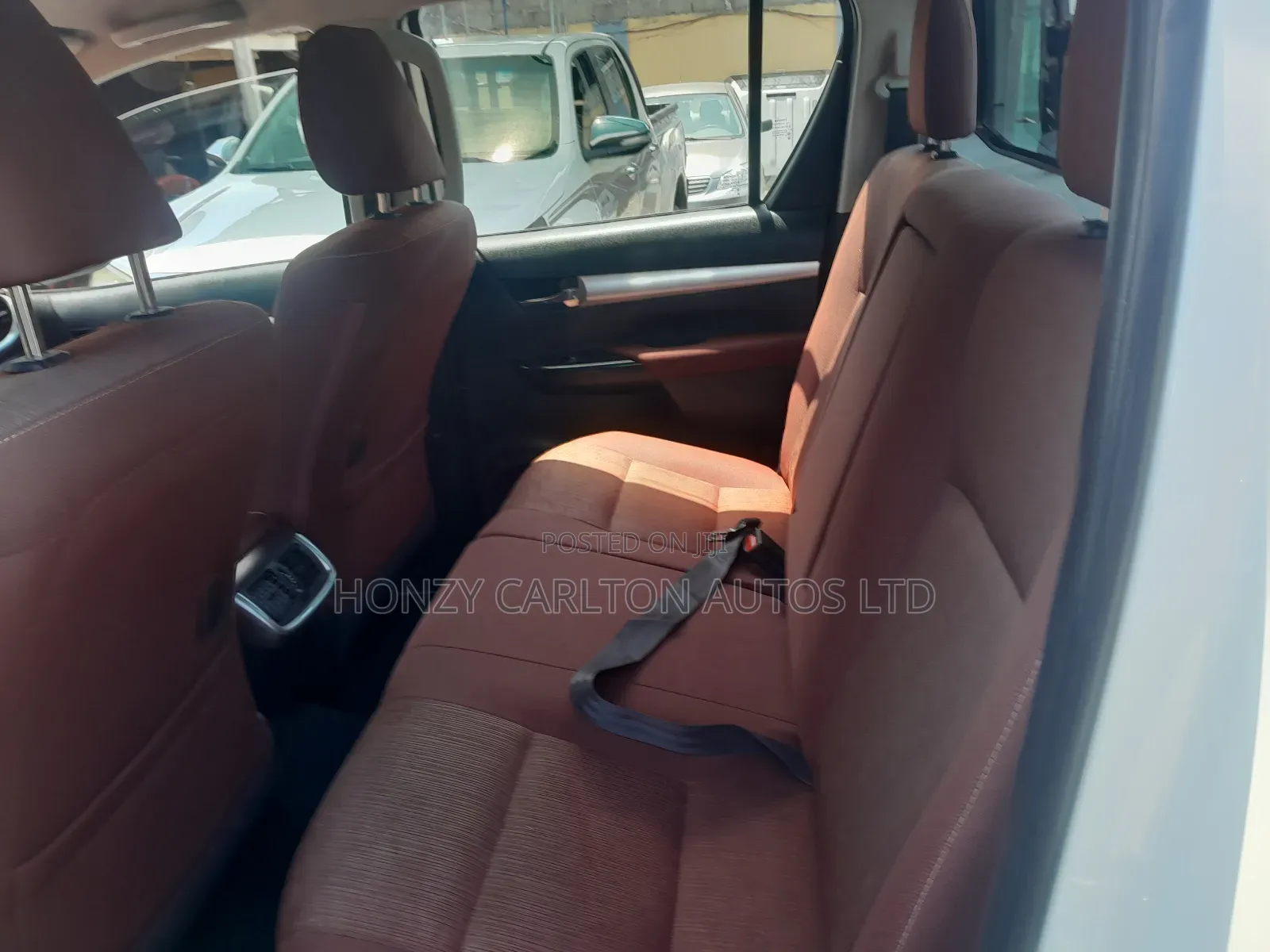 Toyota Hilux Revo Double Cab Petrol 2.7 AWD 2016 White