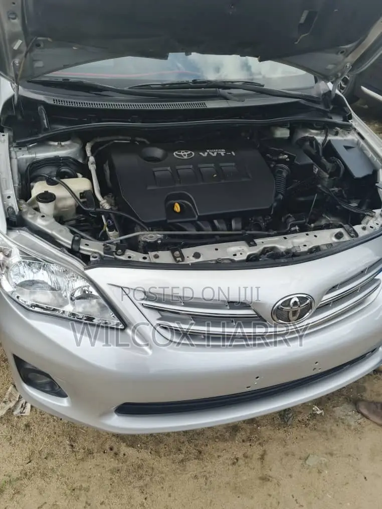Toyota Corolla L 4dr Sedan (1.8L 4cyl 5M) 2012 Silver