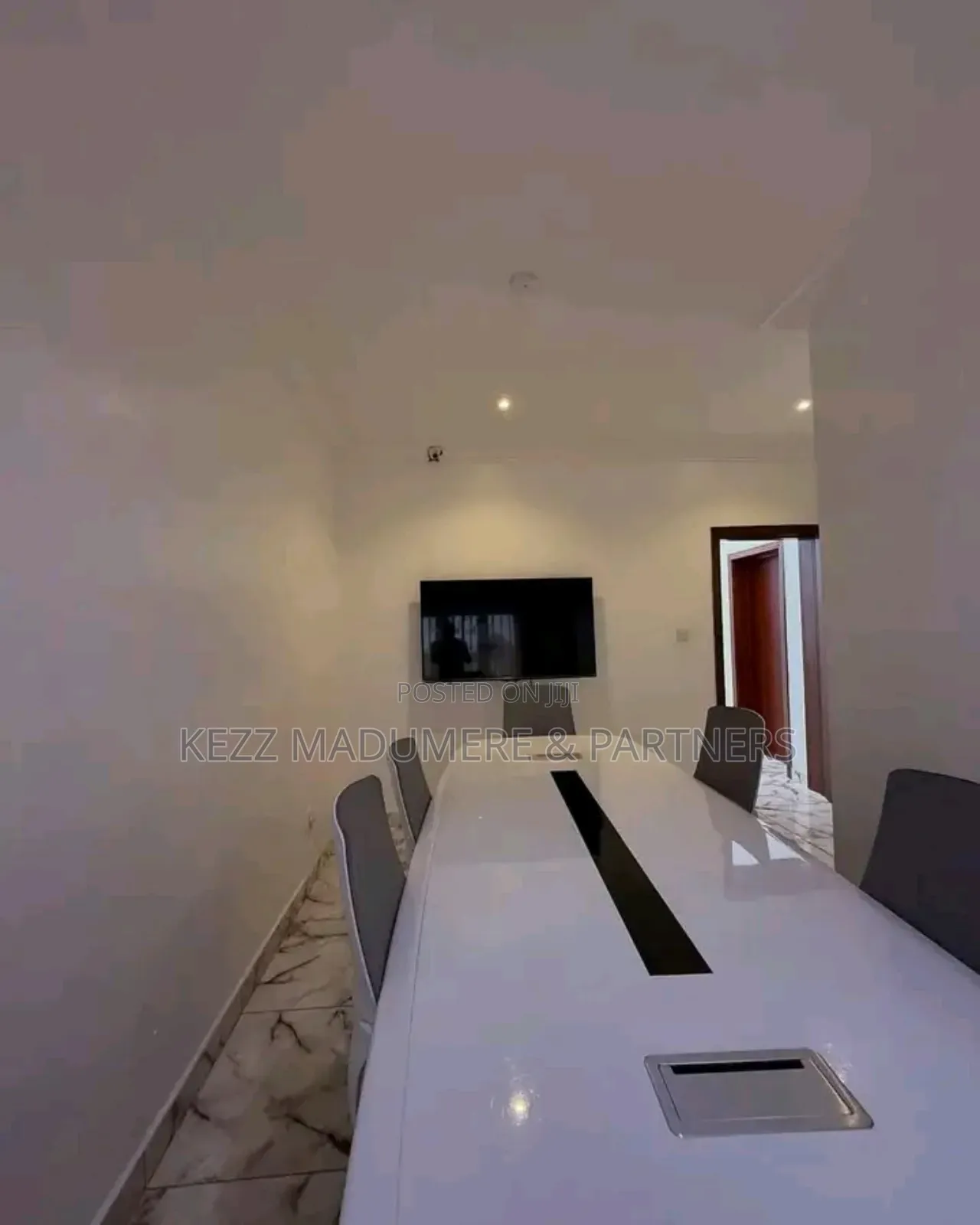 4bdrm Duplex in Golf Estate, Trans for sale