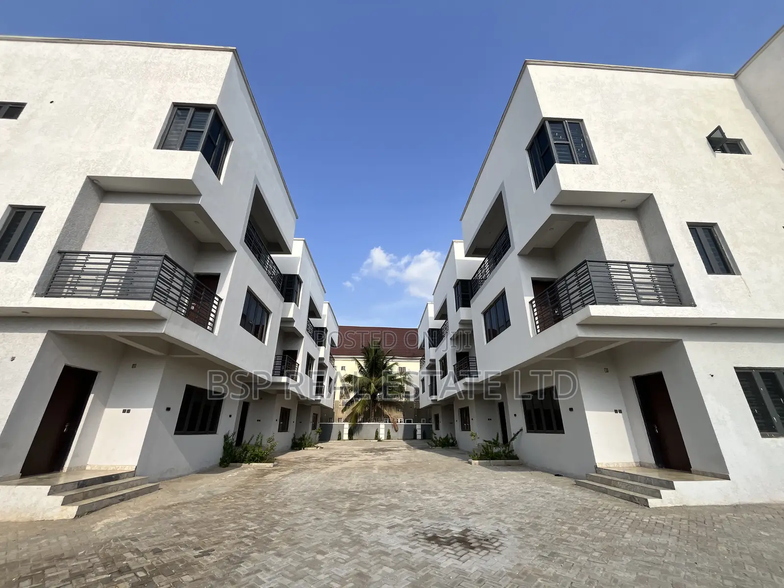 5bdrm Townhouse/Terrace in Life Camp for sale