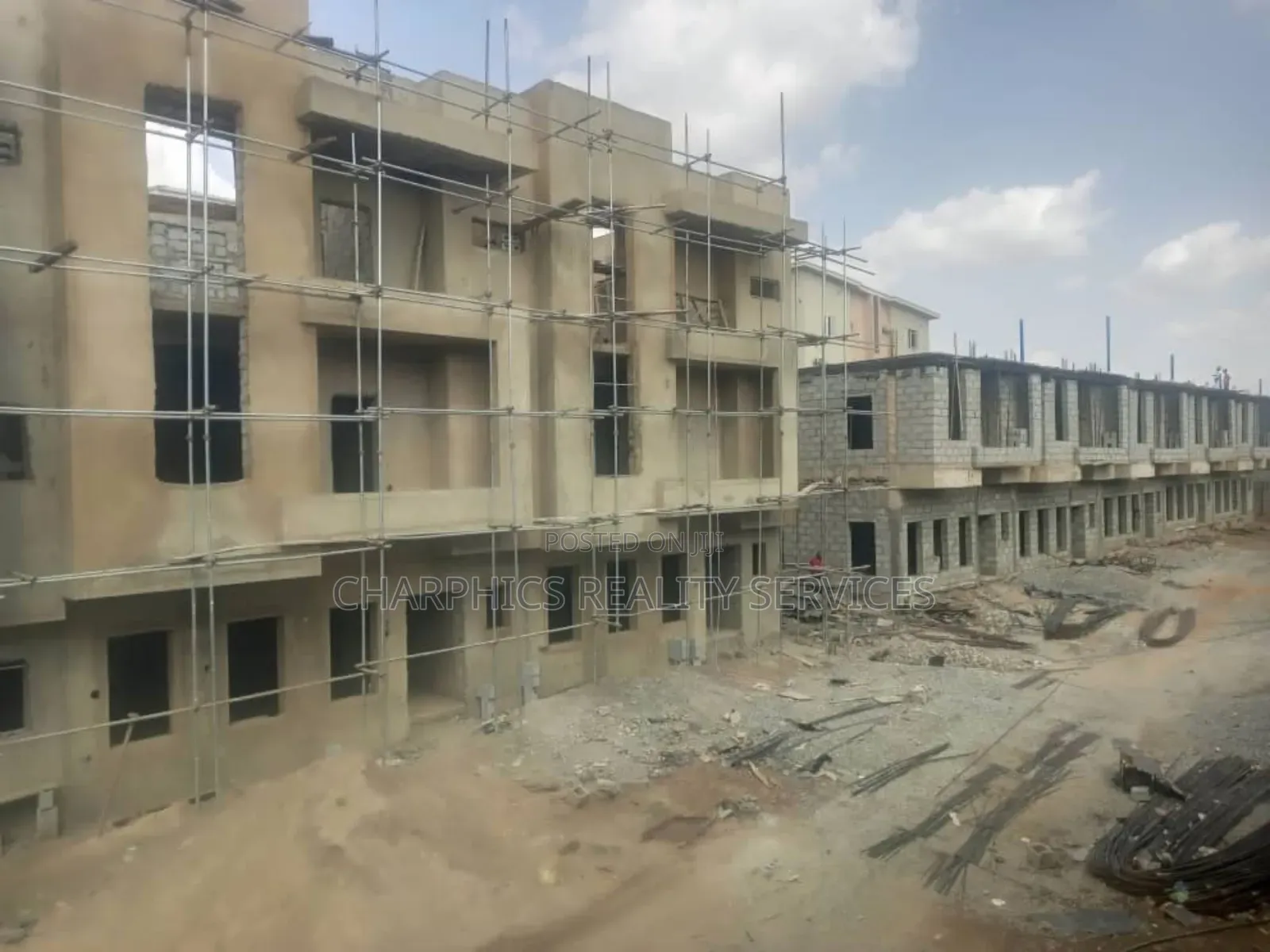 4bdrm Duplex in Life Camp for sale