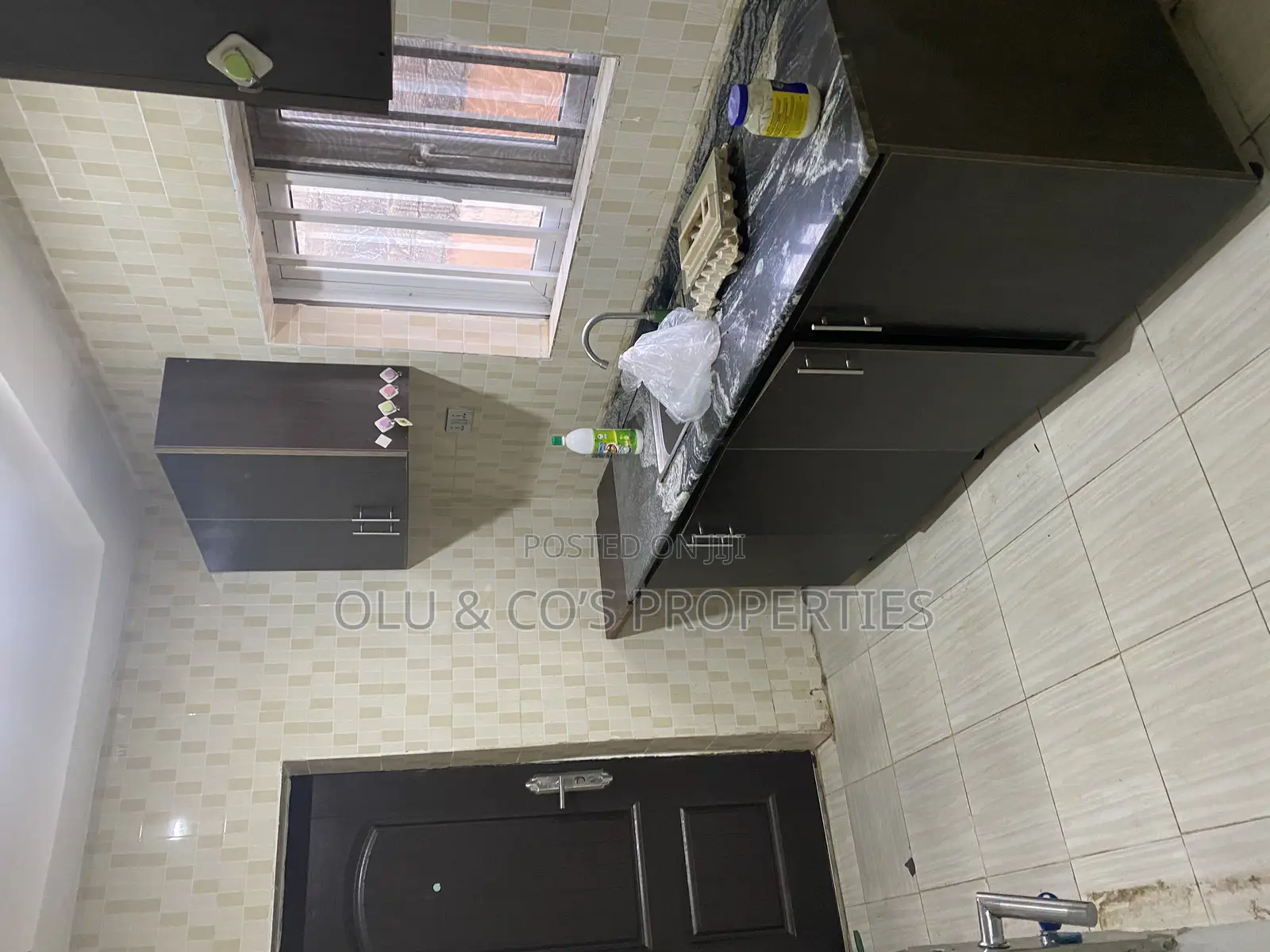 2bdrm Block of Flats in Nut District for rent