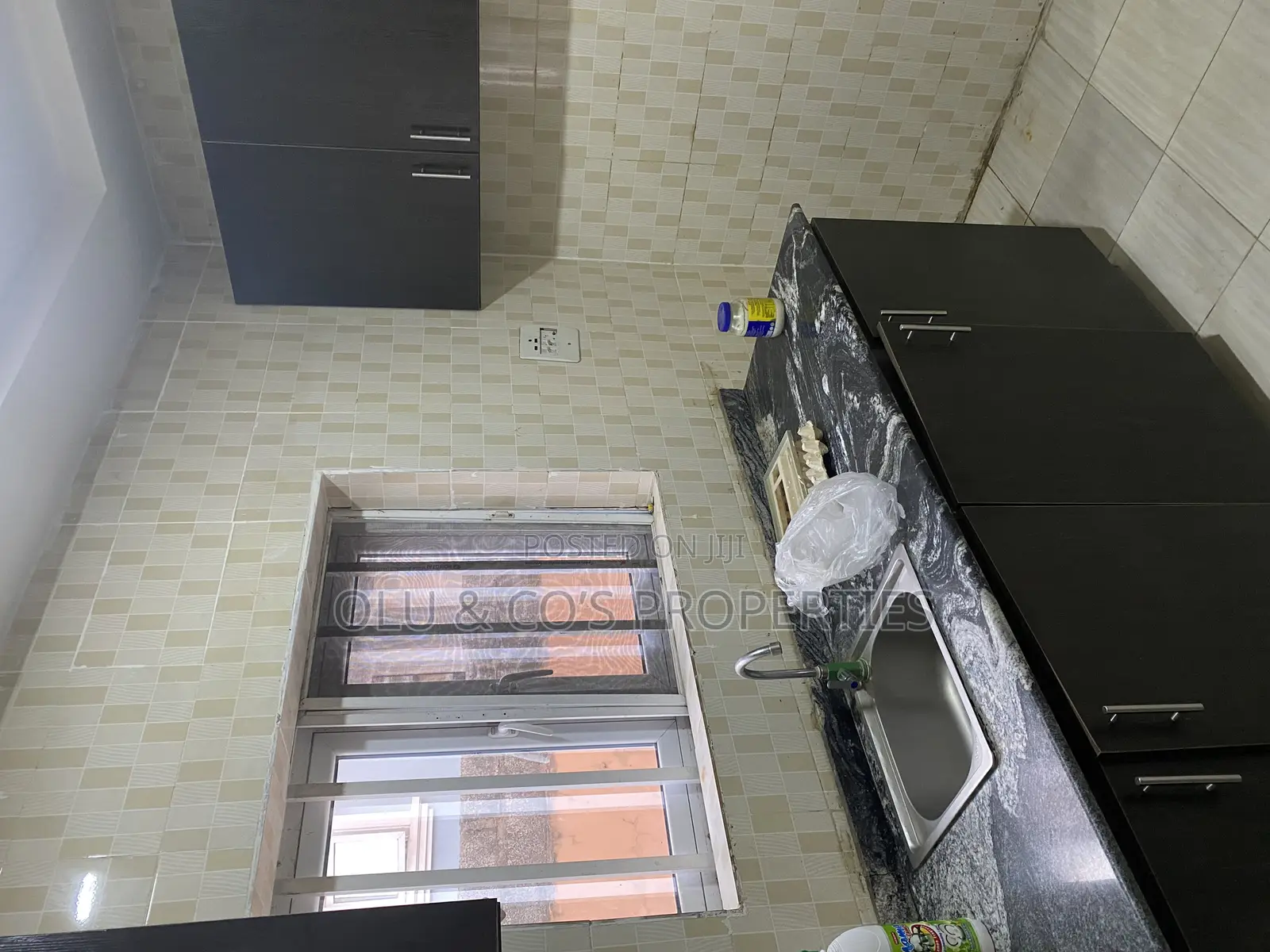 2bdrm Block of Flats in Nut District for rent