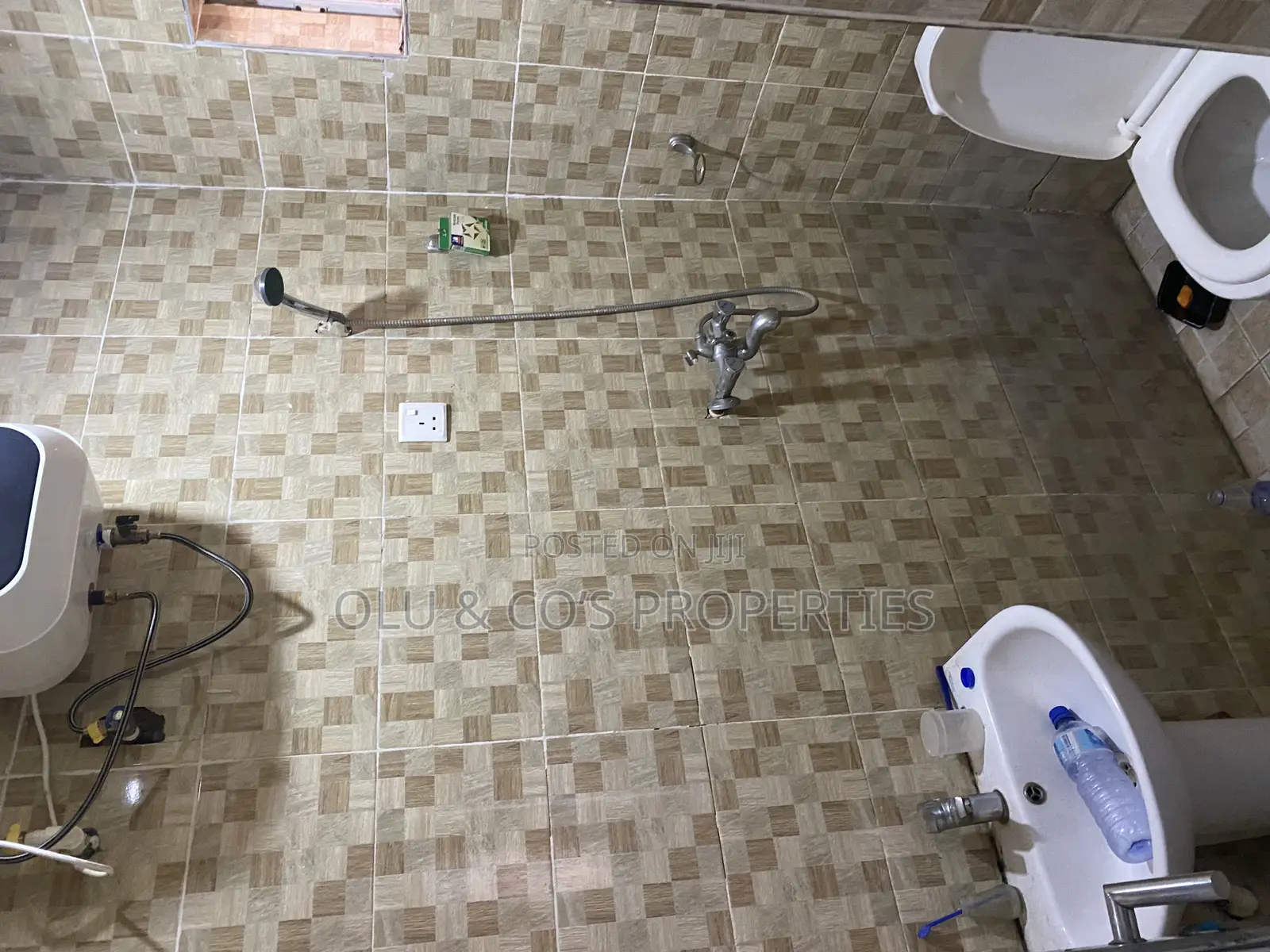 2bdrm Block of Flats in Nut District for rent