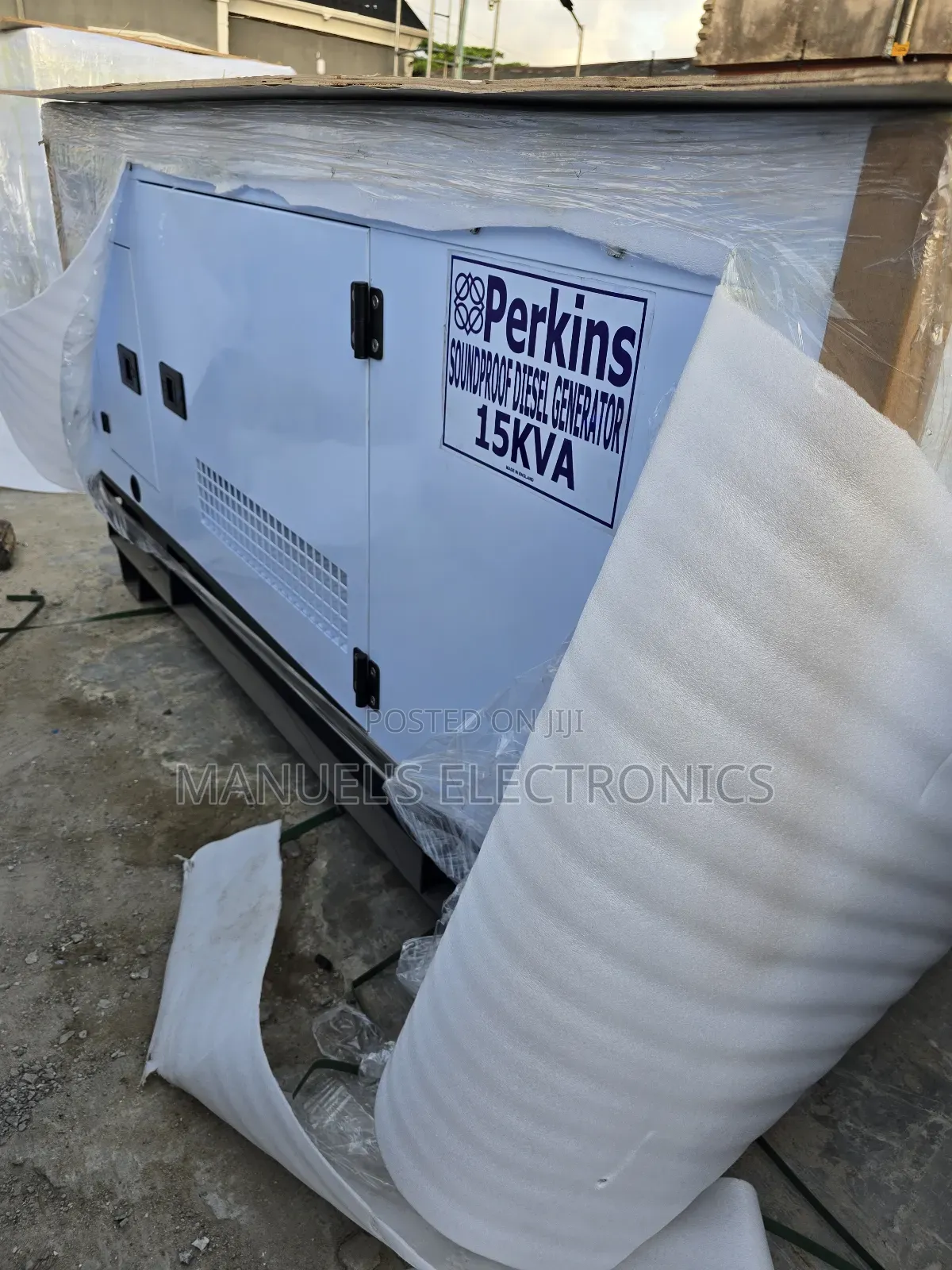 Heavy Duty 15kva Perkins Diesel Soundproof Gen 2years Wty