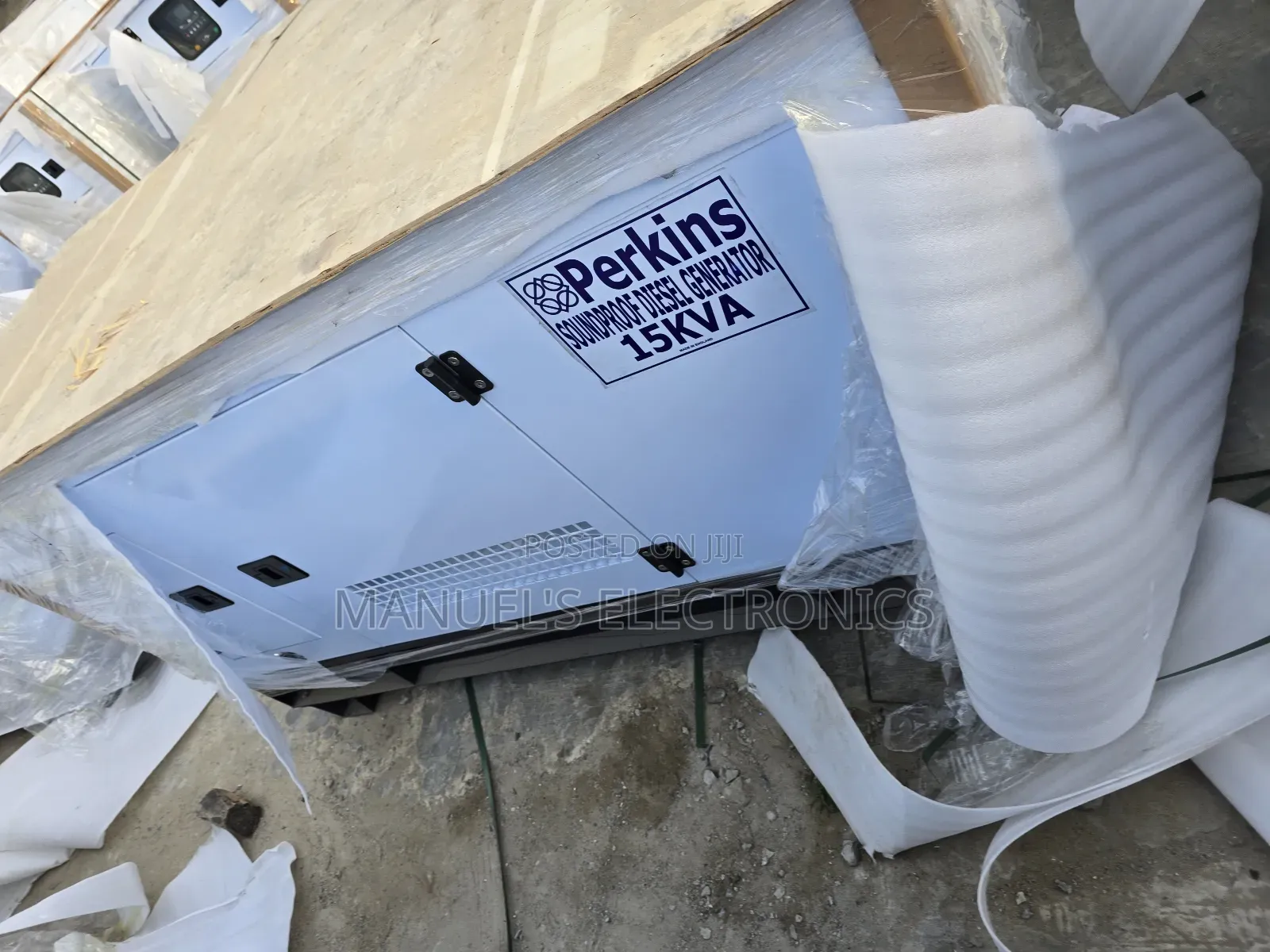 High Quality 15kva Perkins Diesel Soundproof Gen 2years Wty