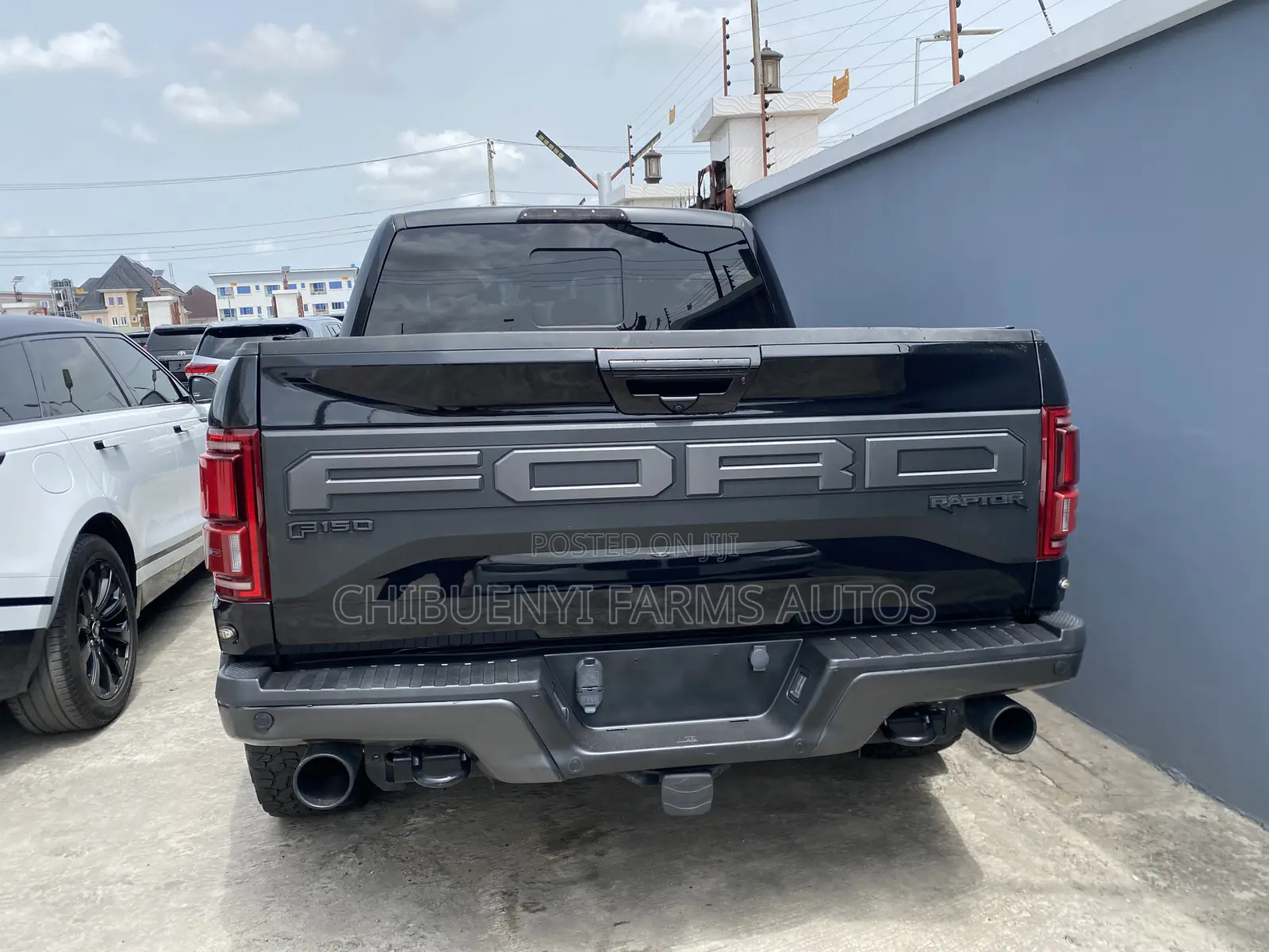 Ford F-150 Raptor 4x4 SuperCrew Cab Styleside 5.5 ft. box 145 in. WB