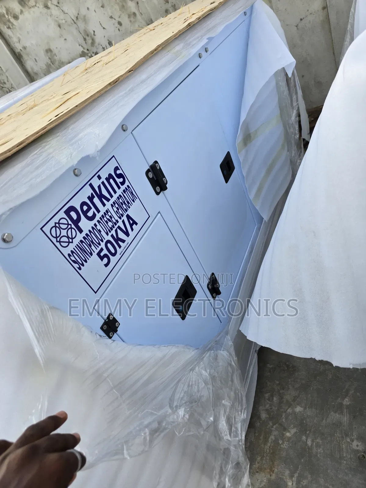 Perkins 50kva Diesel Soundproof Generator 2years Warranty