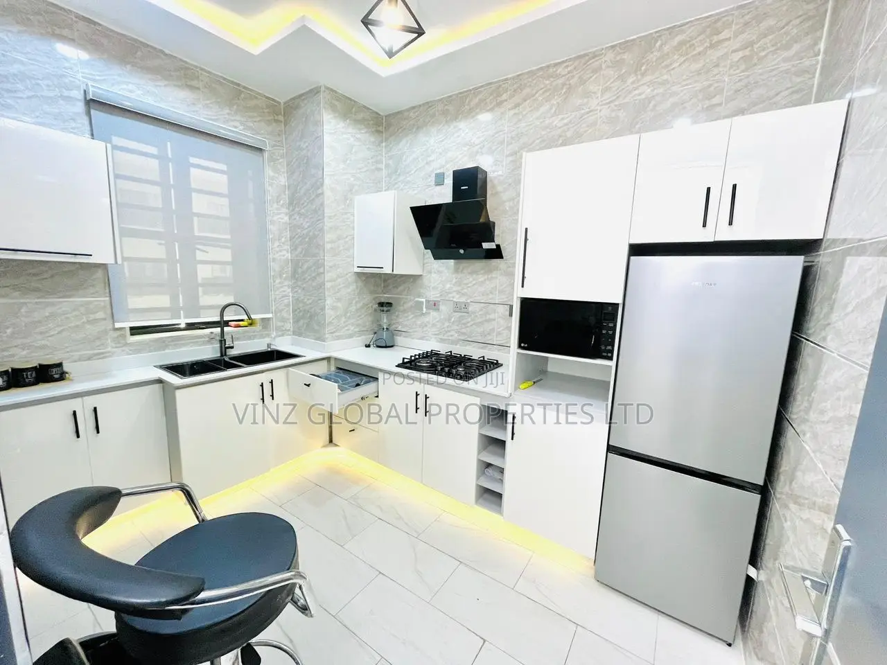 11 Units of 2 Bedroom Apartments With Gym Center